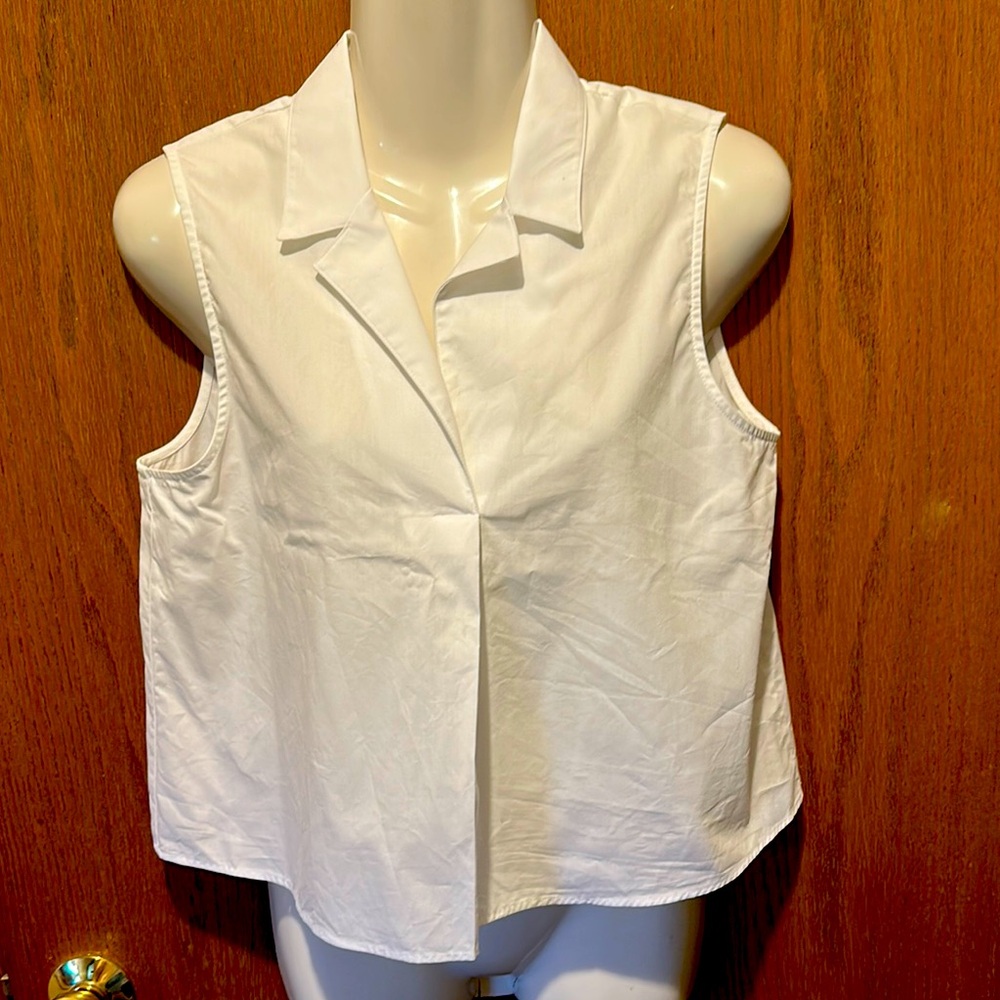 Chic White Sleeveless Blouse banana republic small